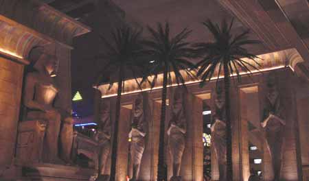 拉斯維加斯 (Las Vegas) 金字塔 (Luxor)