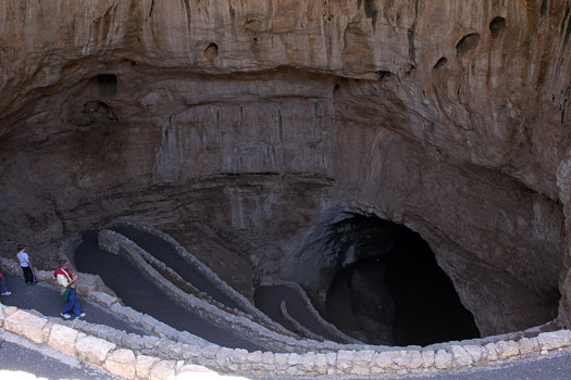 卡爾斯貝洞窟國家公園 (Carlsbad Caverns National Park) 天然入口