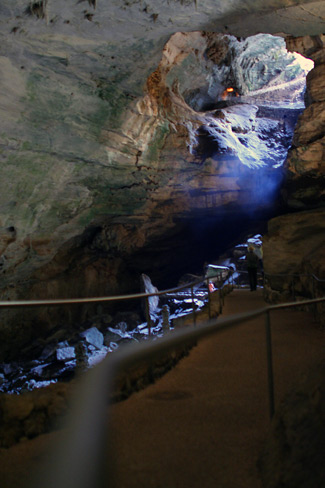卡爾斯貝洞窟國家公園 (Carlsbad Caverns National Park) 天然入口