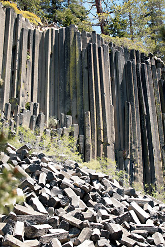 魔鬼柱國家保護區 (Devils Postpile National Monument)