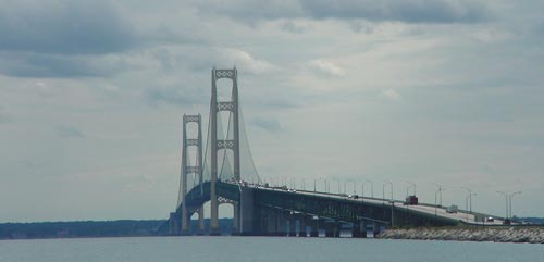 麥肯那橋 (Mackinac Bridge)