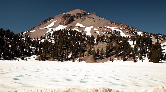 拉森火山國家公園 (Lassen Volcanic National Park) 
Lake Helen