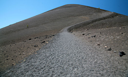 拉森火山國家公園 (Lassen Volcanic National Park) 
錐形火山 (Cinder Cone Volcano)