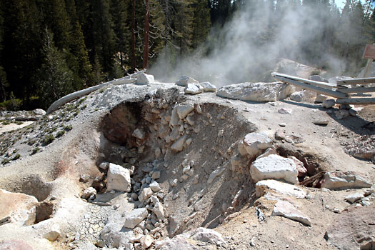 拉森火山國家公園 (Lassen Volcanic National Park) 
惡魔廚房