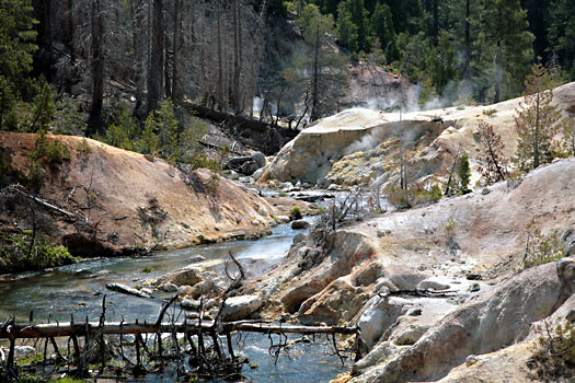 拉森火山國家公園 (Lassen Volcanic National Park) 
惡魔廚房