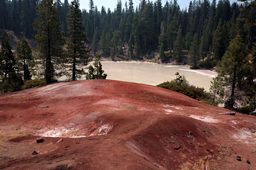 拉森火山國家公園 (Lassen Volcanic National Park) 
Boiling Springs Lake