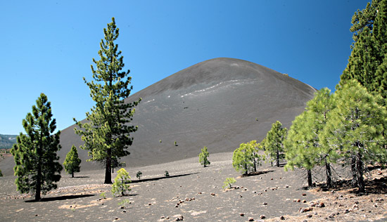 拉森火山國家公園 (Lassen Volcanic National Park) 
錐形火山 (Cinder Cone Volcano)