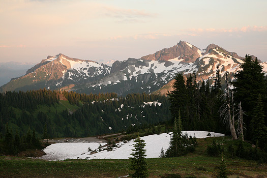 雷尼爾山國家公園 (Mount Rainier National Park) 
Skyline Trail at Dusk