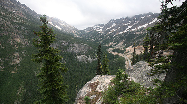 北瀑布國家公園 (North Cascades National Park) 
Washington Pass Overlook