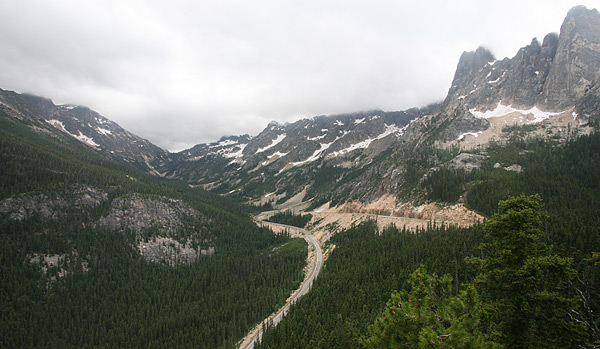 北瀑布國家公園 (North Cascades National Park) 
Washington Pass Overlook