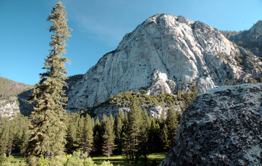 Sequoia snd Kings Canyon National Park 
國王峽谷 (Kings Canyon)