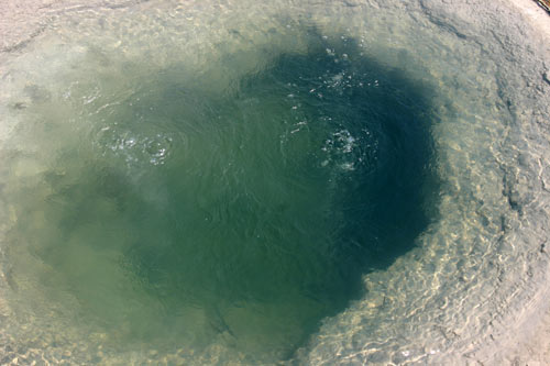 噴泉凹地 (Geyser Basin)